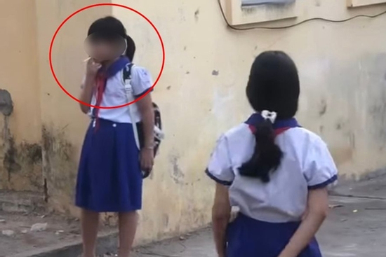Vụ 5 nữ sinh tiểu học phì phèo thuốc lá: Không được bố mẹ quan tâm, một em có nguy cơ nghỉ học