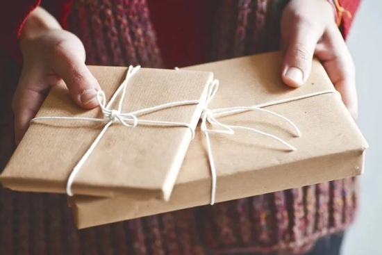 Ngày 8/3 tặng quà gì cho mẹ, vợ, người yêu?