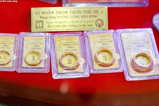 Giá vàng hôm nay 6/3: Vàng nhẫn chinh phục đỉnh 93 triệu đồng/lượng