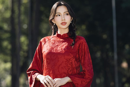 Hoa hậu Thùy Tiên xin lỗi giữa ồn ào quảng cáo 'lố' kẹo rau củ