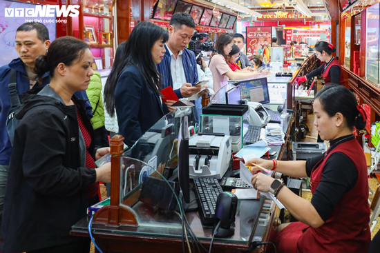 Chuyên gia lý giải nguyên nhân vàng nhẫn đắt hơn vàng miếng