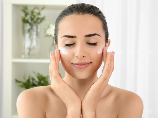 Bôi kem chống nắng trước hay sau kem dưỡng ẩm?