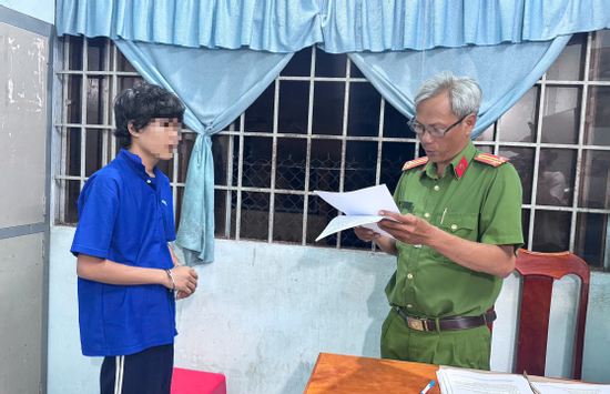 Bắt khẩn cấp nghi phạm sát hại 2 người tại nhà riêng lúc nửa đêm