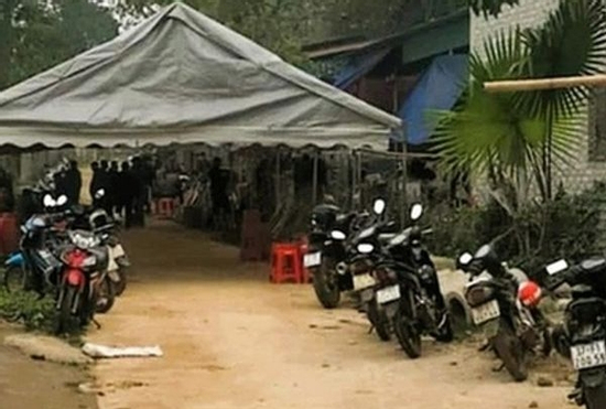 Xót xa: Vợ ngã qụy rồi tử vong khi đang chuẩn bị đưa tang chồng