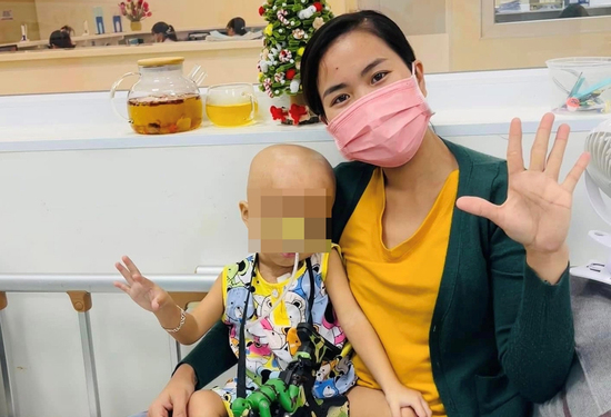 Bị gửi đơn ra công an tố trục lợi từ thiện, mẹ Bắp cũng có đơn tố ngược
