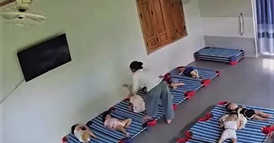 Bộ Y tế vào cuộc sau vụ trẻ 20 tháng tuổi bị bảo mẫu xách ngược đánh tới tấp