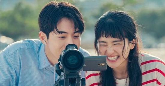 Top 3 chòm sao thu hút những người có cùng tần số: Sư Tử tình duyên may mắn