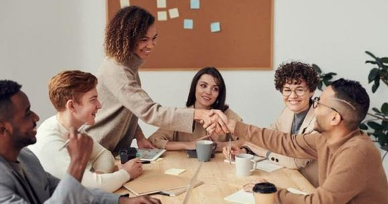 14 câu trong giao tiếp thể hiện EQ cao mà người thông minh thường dùng khiến ai cũng quý mến
