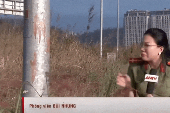 Nữ phóng viên bật khóc giữa hiện trường Thiếu tá Công an hy sinh: 
