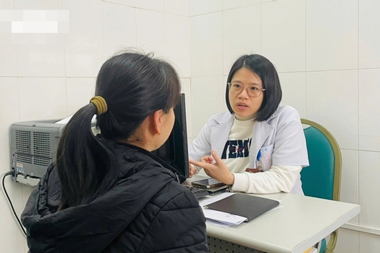 Bị soi xét từng lời ăn tiếng nói, con dâu 30 tuổi rơi vào rối loạn lo âu