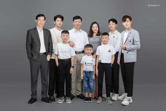 Vợ chồng ở Nghệ An sinh 6 con trai, tậu sẵn 6 miếng đất làm ‘của để dành’