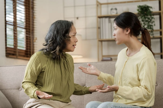 Bị mẹ chồng ghét bỏ suốt 10 năm, ngày bà mất, con dâu được thừa kế 4 tỷ và 1 căn nhà: 