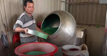 Điều khó tin tại xưởng sản xuất thuốc giả bằng phụ gia và than tre