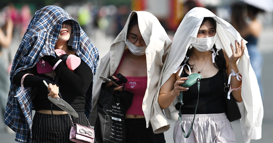 Thời tiết Hà Nội 3 ngày tới: Nắng nóng 'đổ lửa' đầu mùa, nhiệt tăng hơn 37 độ