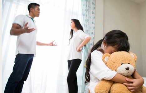 Tôi sững sờ khi con riêng chồng cho biết lý do vì sao bố mẹ chia tay