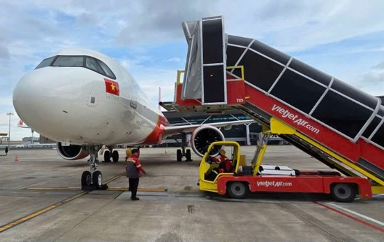 Vietjet lên tiếng vụ chậm chuyến, thất lạc hành lý tại Tân Sơn Nhất