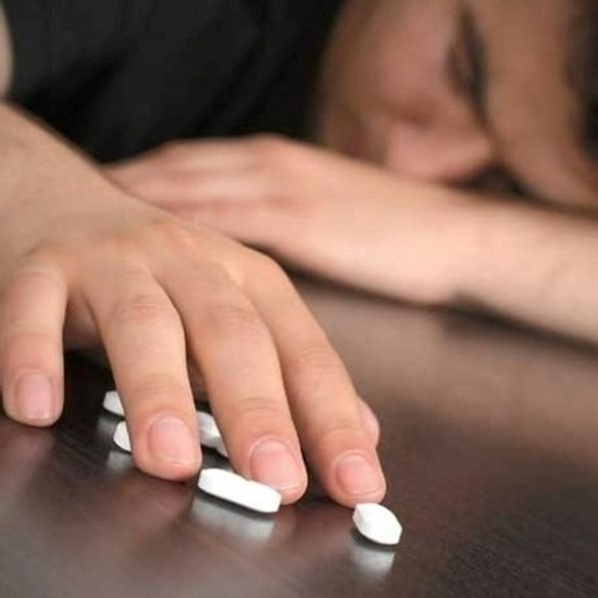Vợ sắp cưới ngoại tình, dọa kiện nếu hủy hôn, người đàn ông đau đớn tự kết thúc cuộc đời