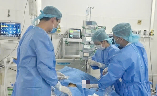 Người phụ nữ ở Cần Thơ uống cùng lúc 140 viên thuốc hạ huyết áp