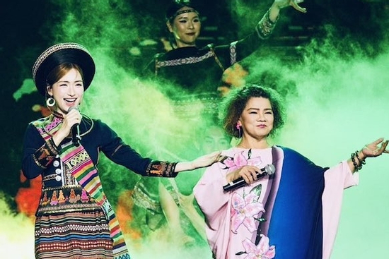 Màn kết hợp 'bùng nổ' của NSND Thanh Hoa và Hoà Minzy ở 'Hẹn ước Bắc - Nam'