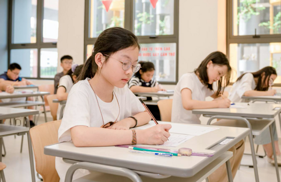 Bất chấp lệnh cấm, nhiều phụ huynh cho con học thêm chạy đua vào lớp 6