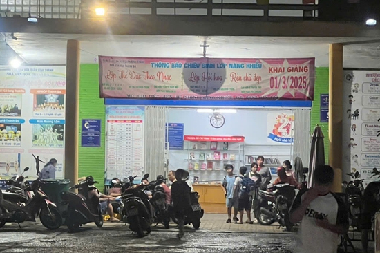 Đình chỉ lớp dạy thêm tiểu học ở TPHCM dưới danh nghĩa luyện chữ đẹp