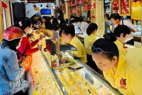 Chuyên gia: Vàng rất khó quay về mốc 100 triệu đồng/lượng