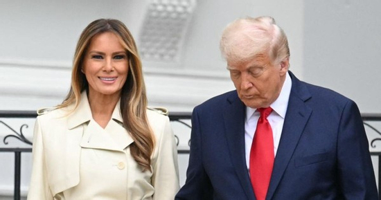 Khoảnh khắc lãng mạn hiếm hoi của ông Trump và bà Melania
