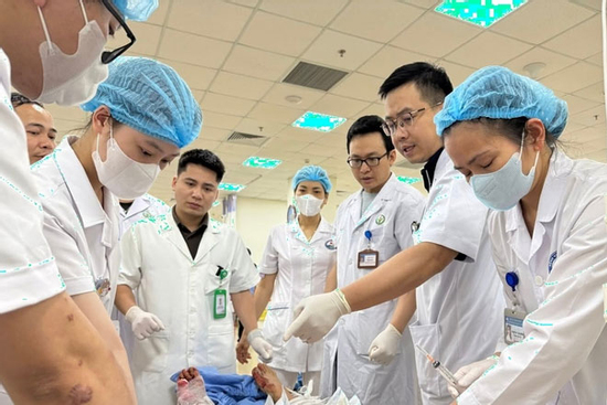 Tin mới nhất sức khỏe các nạn nhân vụ lật xe khách ở Tam Đảo