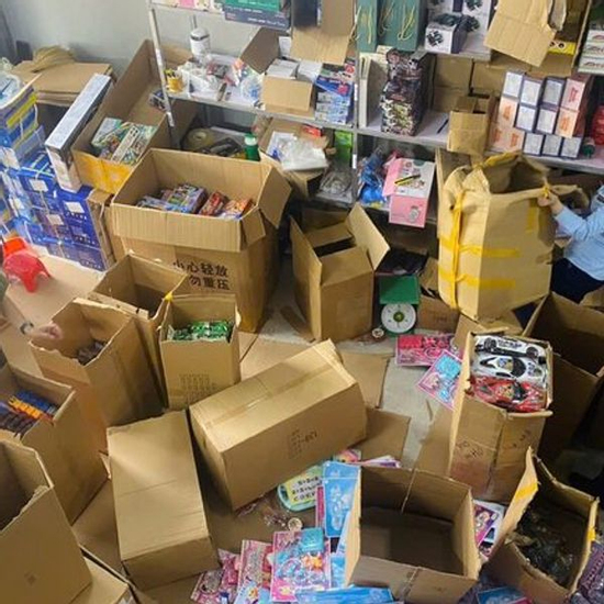 Công an Nam Định tạm giữ hơn 3.000 bộ đồ chơi trẻ em không rõ nguồn gốc