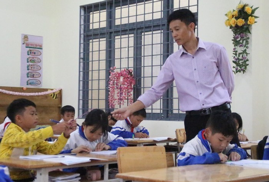 Hiệu trưởng, hiệu phó bắt buộc dạy học bao nhiêu buổi/tuần?