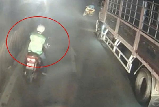 Hoàn cảnh nam công nhân gặp tai nạn tử vong, nghi bị rượt đuổi: Vợ