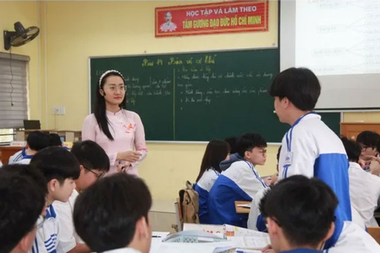 Giáo viên được phép dạy thêm trước chương trình học?