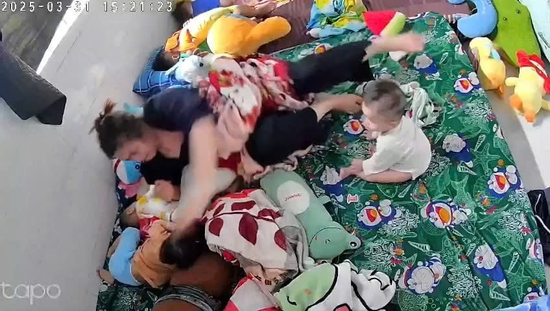 Bảo mẫu khai lý do tát liên tiếp vào đầu, mặt bé gái ở Tiền Giang, dư luận bức xúc