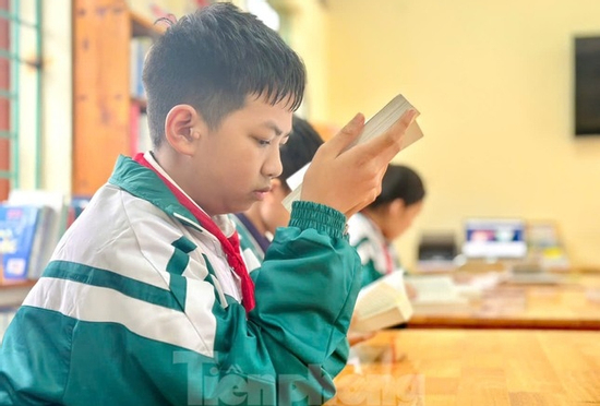 Cậu học trò khiếm thị lan toả niềm đam mê đọc sách