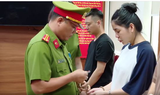 Khởi tố, bắt giam Quang Linh Vlog, Hằng Du Mục