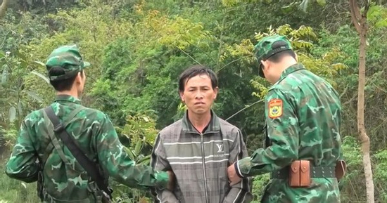 Một phụ nữ bị bán qua biên giới trở về sau 14 năm, tố giác tên tội phạm cùng thôn