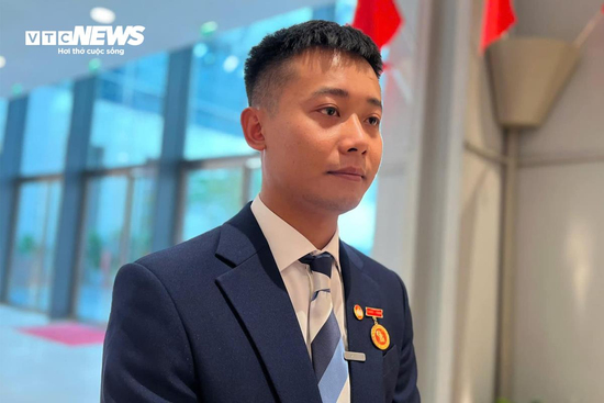 Quang Linh Vlogs bị bắt, dân mạng 'tiếc cho thần tượng sa ngã vì đồng tiền'