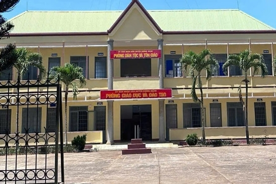 Tình tiết mới vụ hình ảnh, tin nhắn nhạy cảm về nữ hiệu trưởng