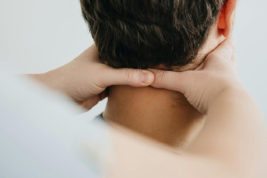 Nam thanh niên 26 tuổi suýt liệt vĩnh viễn sau khi massage cổ