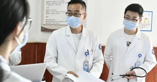 Hai chị em lần lượt hỏng thận: Bác sĩ thốt lên “dùng thứ này không khác gì bơm độc vào người”