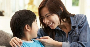 Cậu bé tự ti vì nhà không giàu như bạn, chỉ một câu hỏi của mẹ khiến em ngừng so sánh và nhận ra bài học đắt giá
