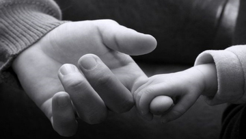 Chật vật khi làm mẹ đơn thân cùng món nợ khổng lồ từ chồng cũ