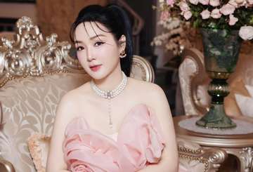 Nữ nghệ sĩ sở hữu biệt thự 4 tầng, rộng 1000m2 ở Thủ Đức, 54 tuổi đẹp nuột nà như 20 nhưng lẻ bóng