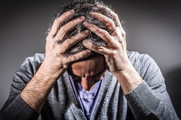 Vật 'lạ' trên xe sang vạch trần bí mật của ông chủ thầu xây dựng