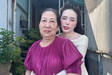 Gả chồng cho con dâu cũ, người mẹ ở TPHCM khóc nức nở tại đám cưới