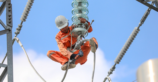 Giá điện kinh doanh cao nhất 5.422 đồng/kWh, sản xuất chỉ 3.640 đồng/kWh