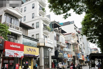 Nhà mặt phố trung tâm Hà Nội 'nóng' trở lại, siêu đắt đỏ vẫn hút khách mua