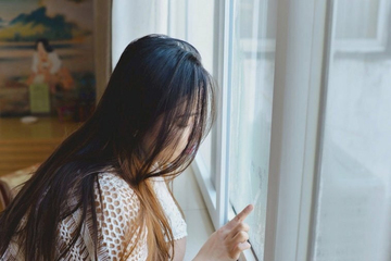 Đến bệnh viện để phẫu thuật nhưng bác sĩ lại là bạn trai cũ, anh ấy nói câu này khiến trái tim tôi 