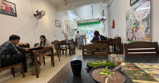 Lòng Chát Quán chính thức mở cửa lại sau lùm xùm “lòng se điếu 40m”, lượng khách hàng ghé quán gây chú ý