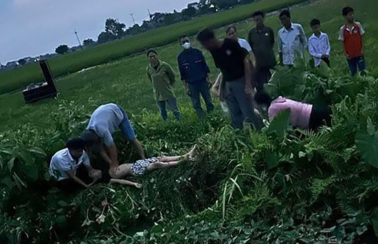 Ba học sinh bị điện giật trong lúc thả diều ở Thường Tín, Hà Nội